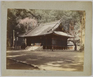Futa-ara Temple, Nikko, Japão (foto colorida à mão a p/b)
