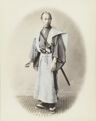 Homem japonês com espada