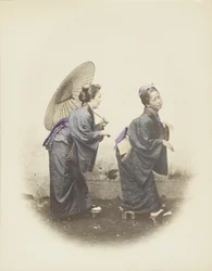 Mulheres japonesas em vestido tradicional (foto a p/b colorida à mão)