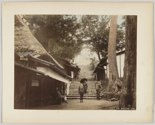 Midzutani, Nara, Japão (foto colorida à mão em preto e branco)