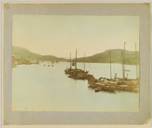 Onomichi, Bingo, Japão (foto colorida à mão em preto e branco)