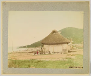 Sumaura, perto de Kobe, Japão (foto colorida à mão a preto e branco)