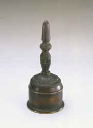 Sino ritual budista, período Kamakura, 1185-1333 (cerâmica)