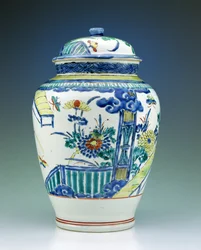 Jarra e tampa decorada com esmaltes Kakiemon, c.1680 (porcelana)