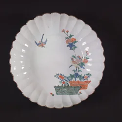 Prato Kakiemon Grande, Período Edo (porcelana)