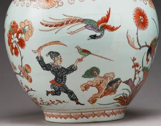 Grande vaso de garrafa, decorado na Holanda no estilo Imari, Ko-Imari, final do século XVII (louça de barro com esmaltes sobrepostas) (detalhe de 117741)