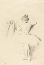 Bailarina encostada a um suporte vertical (com figurantes)