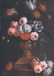 Túlipas, Calêndulas, Viburnum, Esqueçam-me, Rosas e outras Flores numa Urna