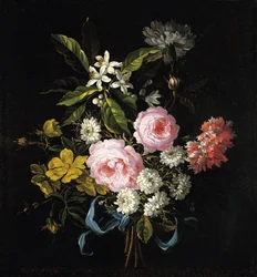 Buquê de camomila, rosas, flor de laranjeira e cravos amarrados com uma fita azul