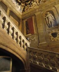 Arquitectura barroca: escadaria pintada em trompe l