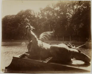 Versalhes, Grande Trianon, Dragão de Hardy