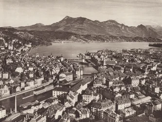 Suíça: Lucerna, do Gutsch, olhando para o Lago e o Rigi (foto p/b)