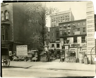 28ª Rua entre a Broadway e a Quinta Avenida, c.1905-18 (foto em prata gelatina)