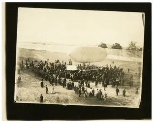 Nave Aérea "California Arrow"