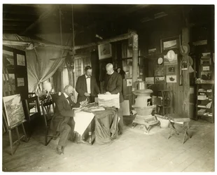Da esquerda para a direita: Cullen Yates - obscurecido - Walter Dean, c.1905-11 (foto gelatina prateada)