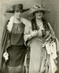 Mrs Coolidge e sua amiga Mrs Frances Parkinson Keyes, 1924