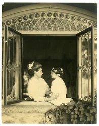 Sra. Ernest Thompson Seton e filha Ann