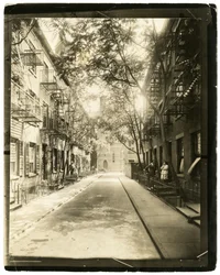 Patchin Place, a partir da 10th Street, Nova Iorque, EUA