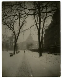 State House in Storm, Boston, EUA, c.1902-10 (foto em prata gelatina)