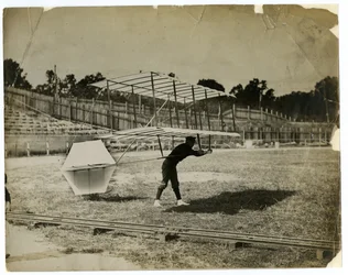 William Avery na "Máquina de Deslizar"