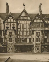 Parte do edifício Libertys Tudor na Great Marlborough Street, c1935.
