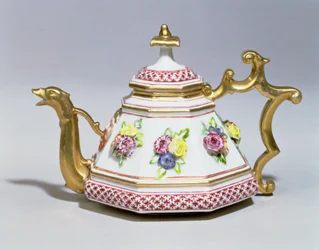 Bule octogonal de Meissen, c. 1718, porcelana
