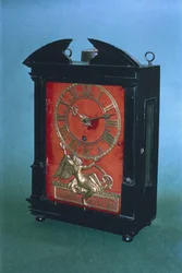 Relógio de pêndulo movido a peso inicial, possivelmente desenhado por Christian Huygens (1629-95) c.1675 (madeira)