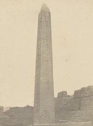 Louqsor, Obelisco, lados leste e sul