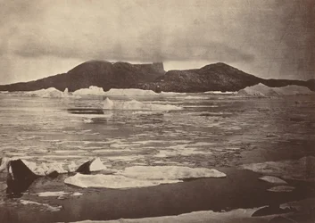 As Regiões do Ártico: No. 92.* O Polegar do Diabo parcialmente envolto em um nevoeiro..., 1869