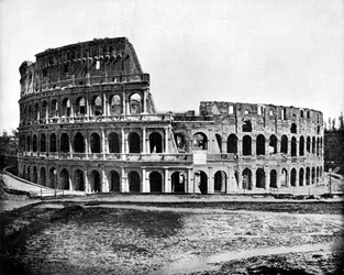 Exterior do Coliseu, Roma, 1893.