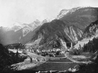 St Gotthard Pass e ponte, Suíça, 1893.