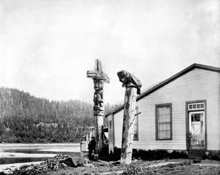 Totem Poles, Alasca, EUA, 1893.