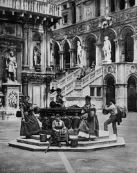 O Tribunal do Palácio Ducal em Veneza Itália c.1890 foto de John Lawson Stoddard (1850 1931) Viajante e Conferenciador Publicação educacional para -Chicago (foto a p/b)