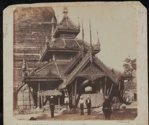 Vista nordeste do Grande Pagode em Prome (Pyay)
