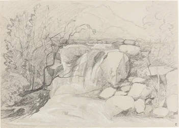 Cachoeira com pedras