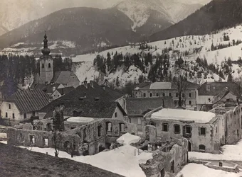Álbum "Meine weltkriegs - Erinnerungen South-West Front (Caríntia, Itália, Tirol do Sul) (My world war - memories of the South-Western Front in Carinthia, Italy, Trentino-Alto Adige) 31/03/1915-12/11/1918 - Josef Zohles Wien ": escombros em Tarvisio (p/b p