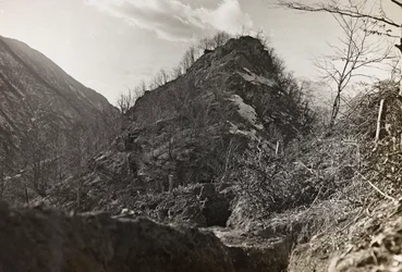 Álbum "Meine weltkriegs - Erinnerungen South-West Front (Caríntia, Itália, Tirol do Sul) (My world war - memories of the South-Western Front in Carinthia, Italy, Trentino-Alto Adige) 31/03/1915-12/11/1918 - Josef Zohles Wien ": zona de guerra (foto a p/b)