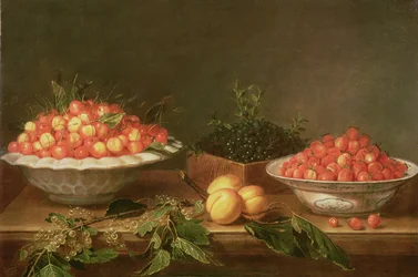 Ainda-vida com frutas em pratos de porcelana e uma caixa de madeira