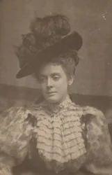 Mulher, c. 1900.