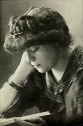 Retrato de Lucie Delarue Mardrus (foto)