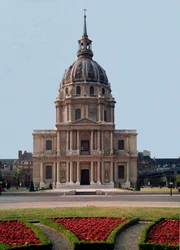 Vista sul da Cúpula do Hotel des Invalides realizada por Jules Hardouin Mansart (1646-1708) em um projeto do Liberal Bruand. 1679-1708 Paris - A Cúpula do Hotel des Invalides, construído em 1679-1708 por Hardouin Jules Mansart (1646-1708). Paris, França