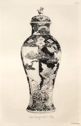 História da arte cerâmica: estudo descritivo e filosófico da olaria de todas as épocas e de todas as nações: Japão: família crisântemo-peónia. - Pote, «potiche», com o cão de Fo e uma carpa a saltar para fora da água (Prancha III)