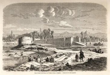 A ponte Allah Verdi Kahn, erige por volta de 1608, em Isfahan (ou Isfahan) (Irão), é tanto um ponto de passagem para atravessar o rio Zend e Roud, como também uma barragem para regular o curso do rio, com um Talar, ou quiosque de espelhos, onde o governant
