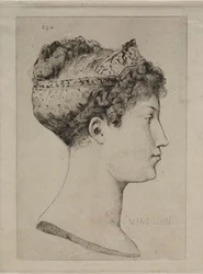Marie Louise no perfil