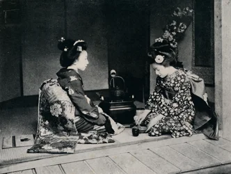 Chá cerimonial servido por uma adorável mão japonesa, c1900, 1921.