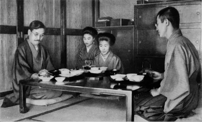 Almoço Japonês da Família, c1900, 1921