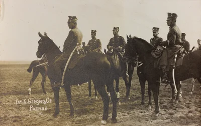 Álbum " Jack Bosio - Campanha de Guerra 1917-1920 ": Missão militar na Polónia (Varsóvia - Posen) marcham-abril 1919, uma bateria de cavalos em Posen (Poznan), 03-04/1919 (foto a p/b)