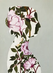 Silhueta de mulher com motivos florais