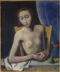 Menina diante da cortina