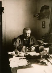 O autor Alexander Ivanovich Kuprin (foto a p/b)